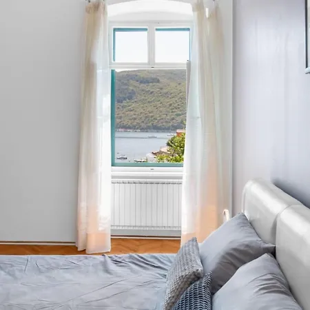 Apartment Ella Rabac